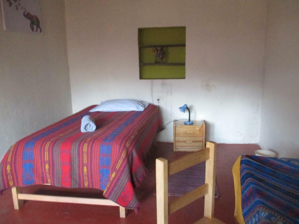 Wayqi Wasi Guest House ปีซัก ภายนอก รูปภาพ